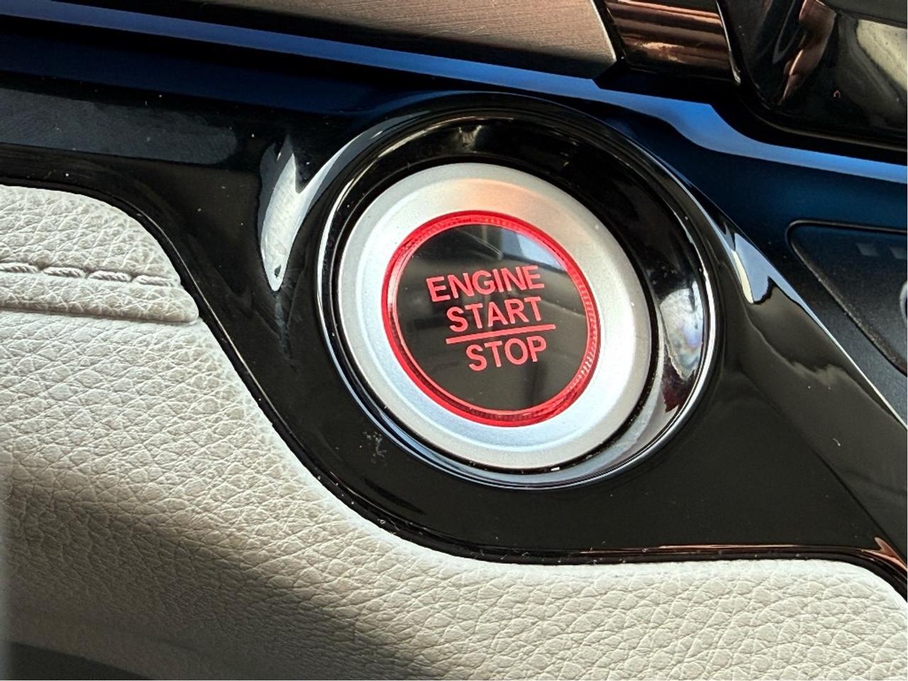 2018 Honda Odyssey Touring 8Seater DVD Player Nav CleanCarfax Loaded Photo