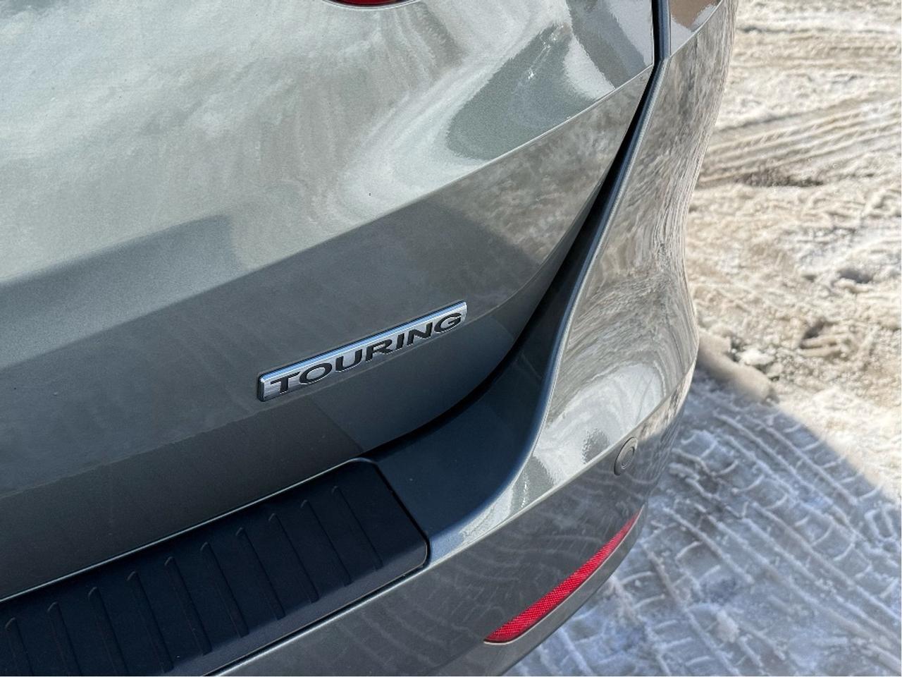 2018 Honda Odyssey Touring 8Seater DVD Player Nav CleanCarfax Loaded Photo