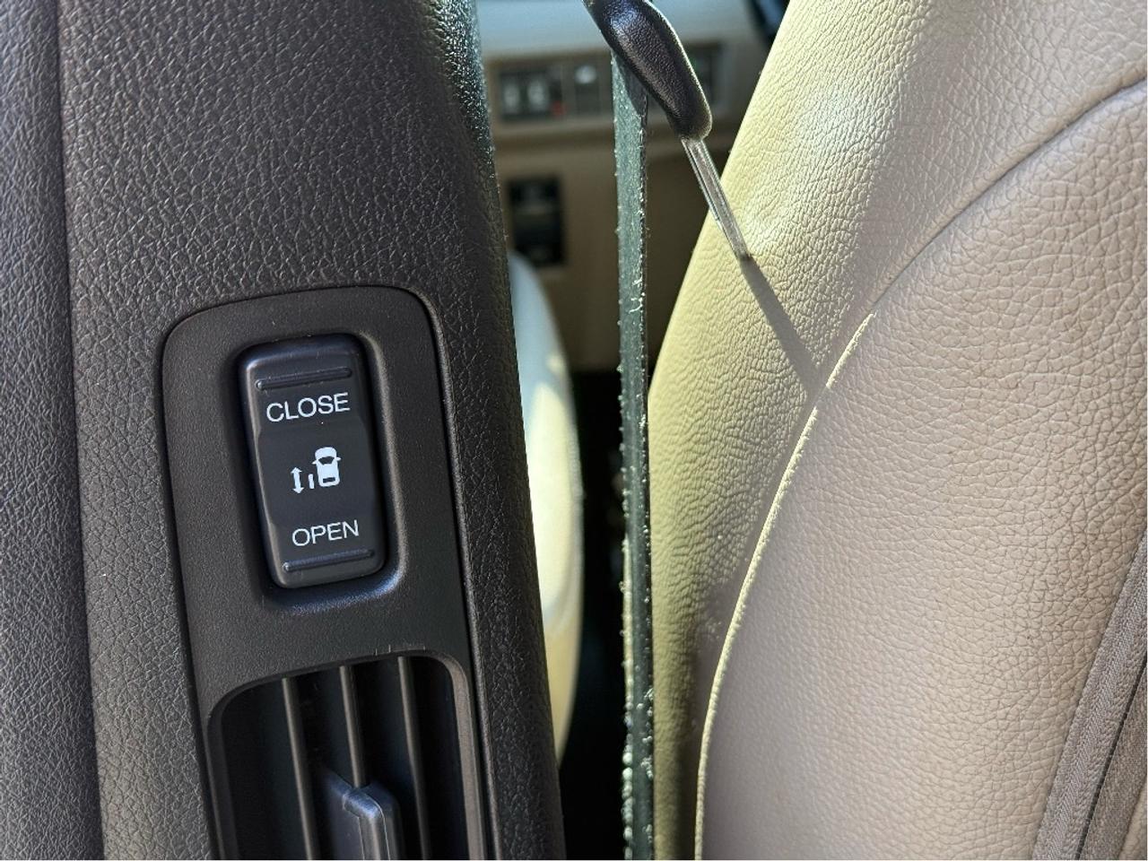 2018 Honda Odyssey Touring 8Seater DVD Player Nav CleanCarfax Loaded Photo