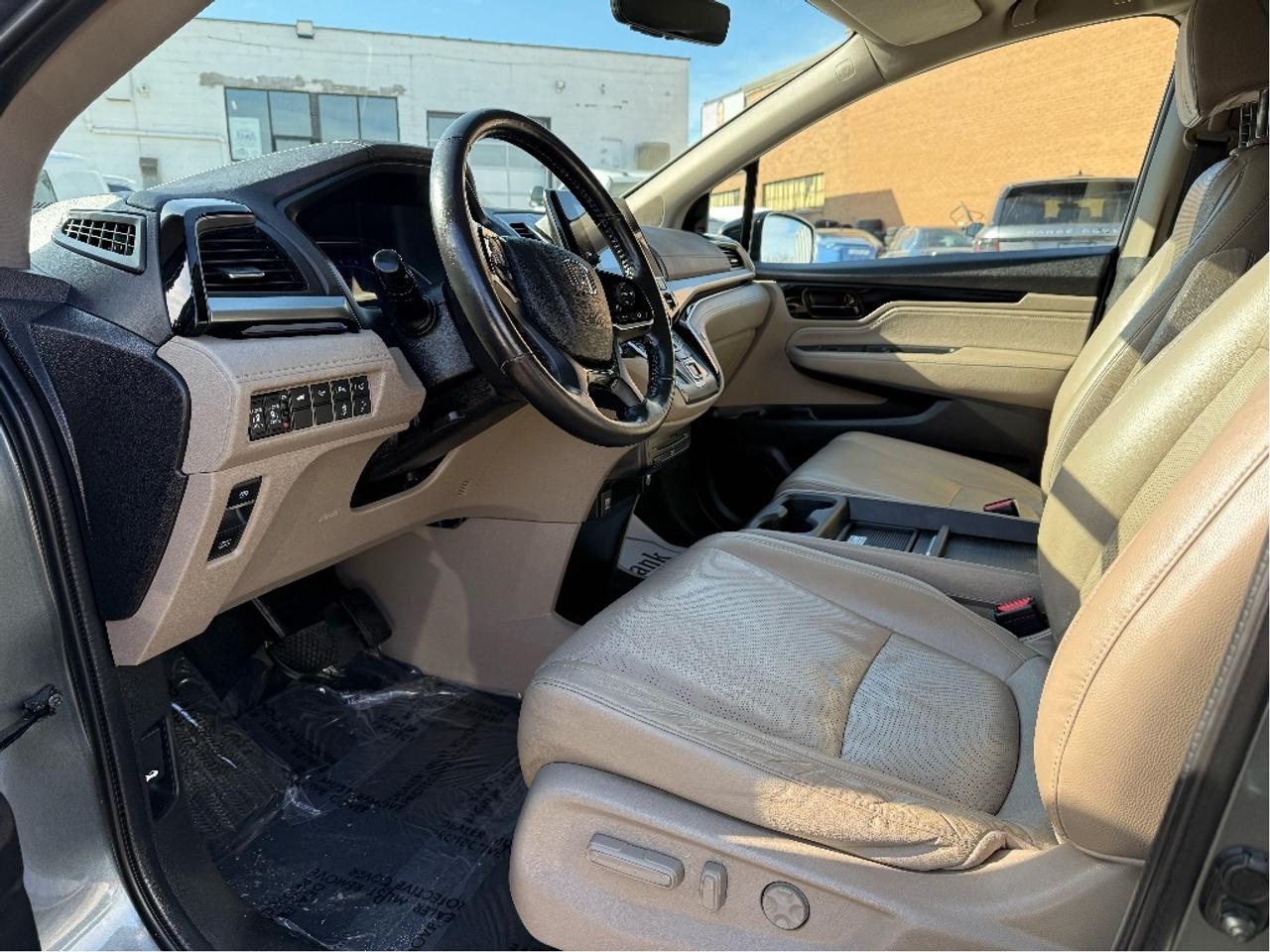 2018 Honda Odyssey Touring 8Seater DVD Player Nav CleanCarfax Loaded Photo