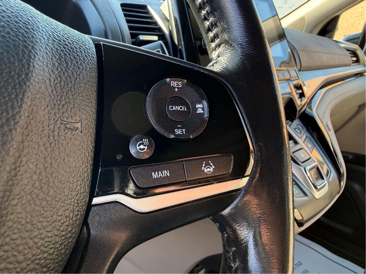 2018 Honda Odyssey Touring 8Seater DVD Player Nav CleanCarfax Loaded Photo