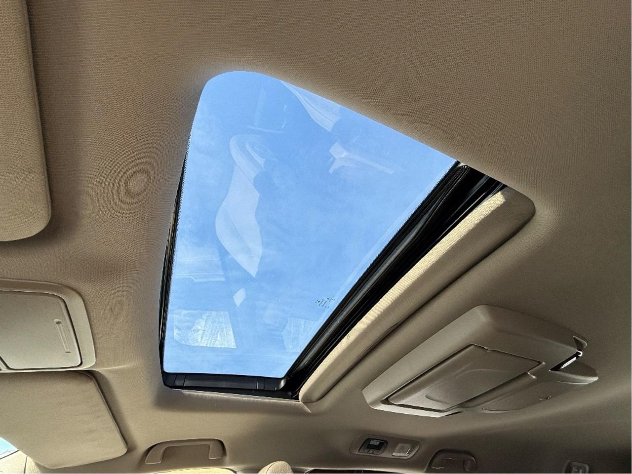 2018 Honda Odyssey Touring 8Seater DVD Player Nav CleanCarfax Loaded Photo