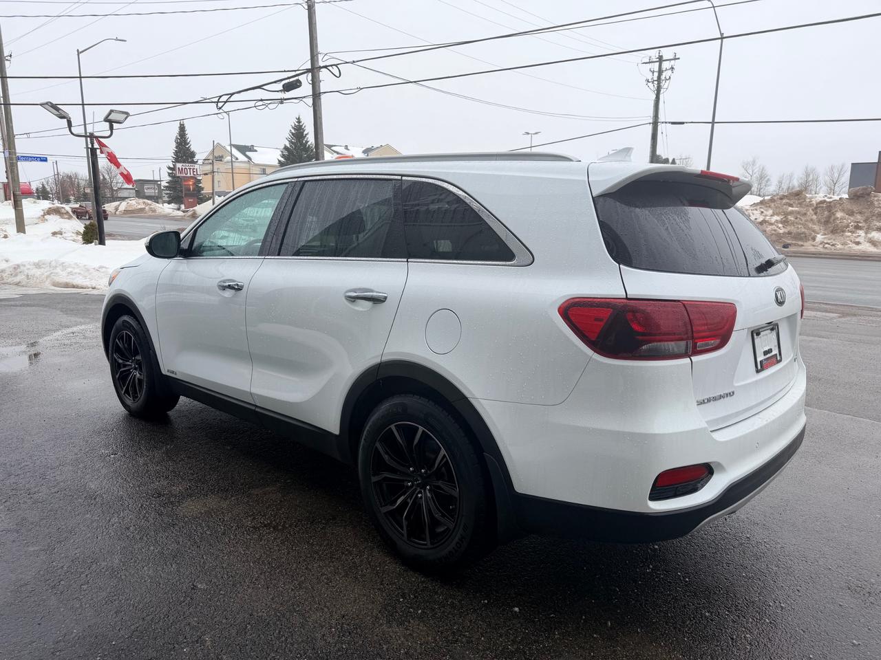 2019 Kia Sorento 3.3L EX 7-Seater 4dr All-Wheel Drive Photo4