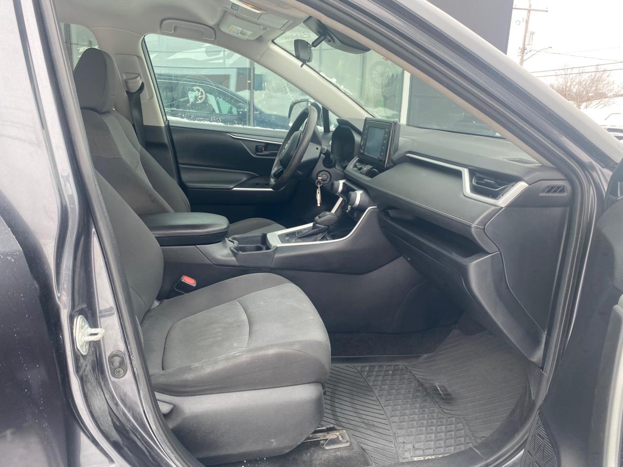 2020 Toyota RAV4 LE 4dr All-wheel Drive Photo