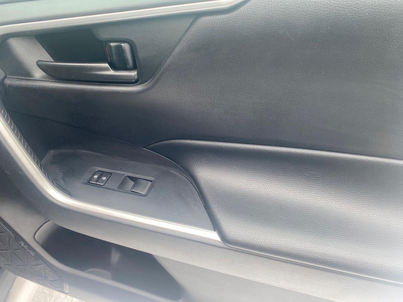 2020 Toyota RAV4 LE 4dr All-wheel Drive Photo