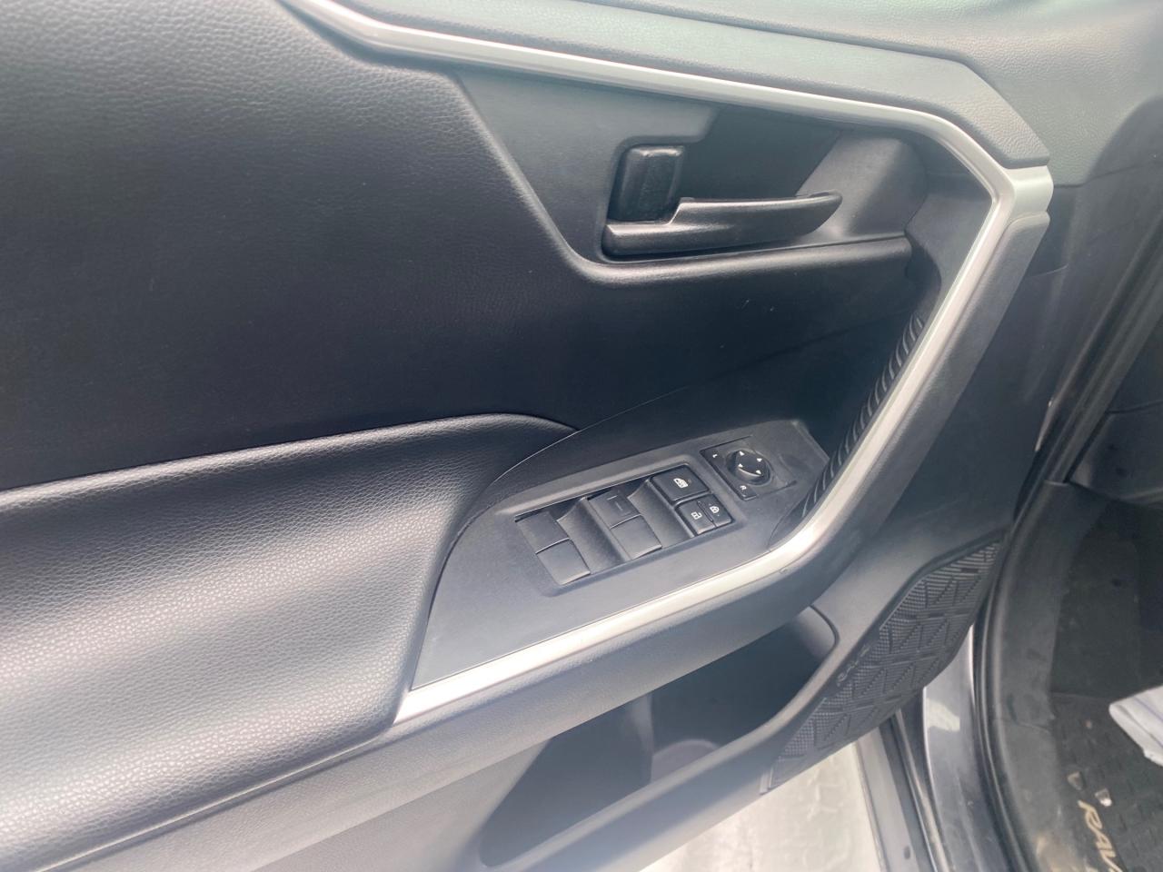 2020 Toyota RAV4 LE 4dr All-wheel Drive Photo