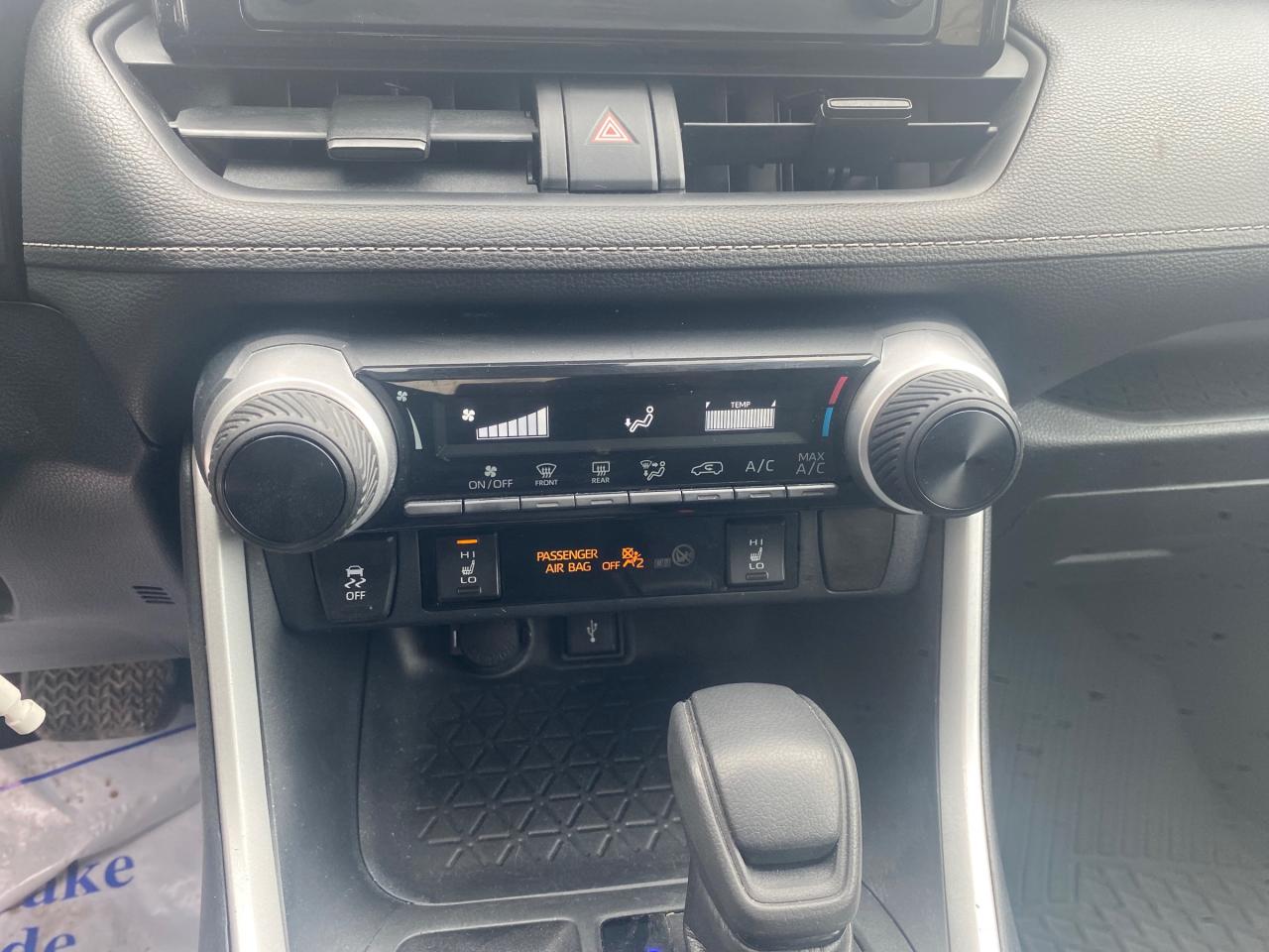 2020 Toyota RAV4 LE 4dr All-wheel Drive Photo