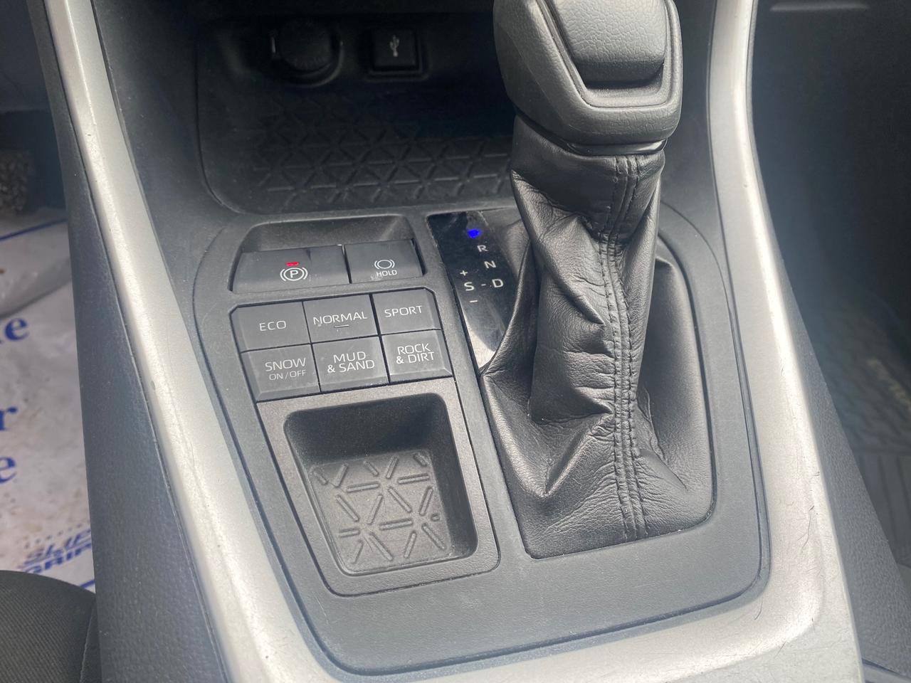2020 Toyota RAV4 LE 4dr All-wheel Drive Photo