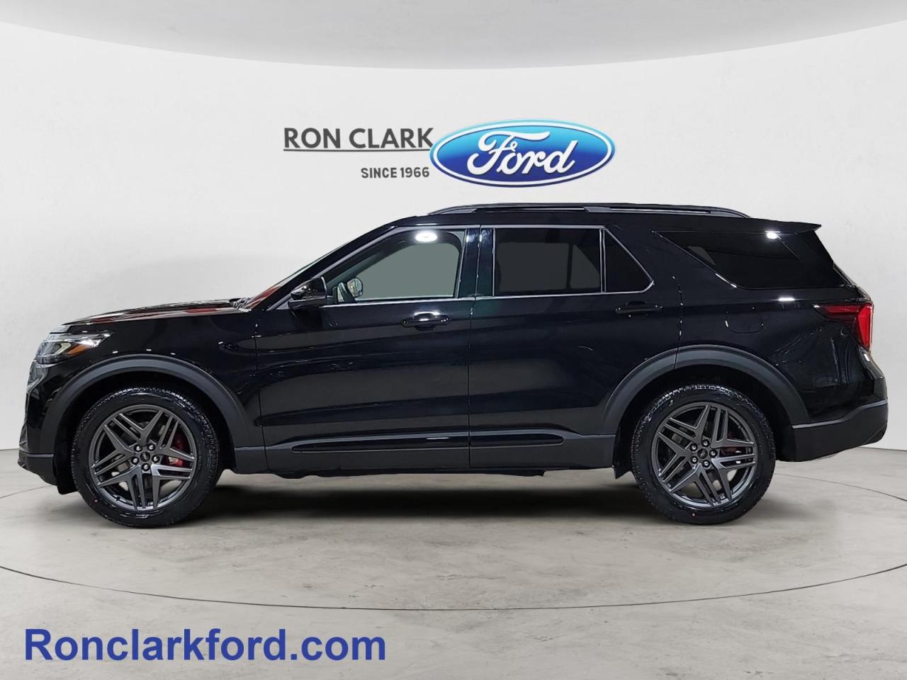 2026 Ford Explorer ST 4dr 4x4 Photo3