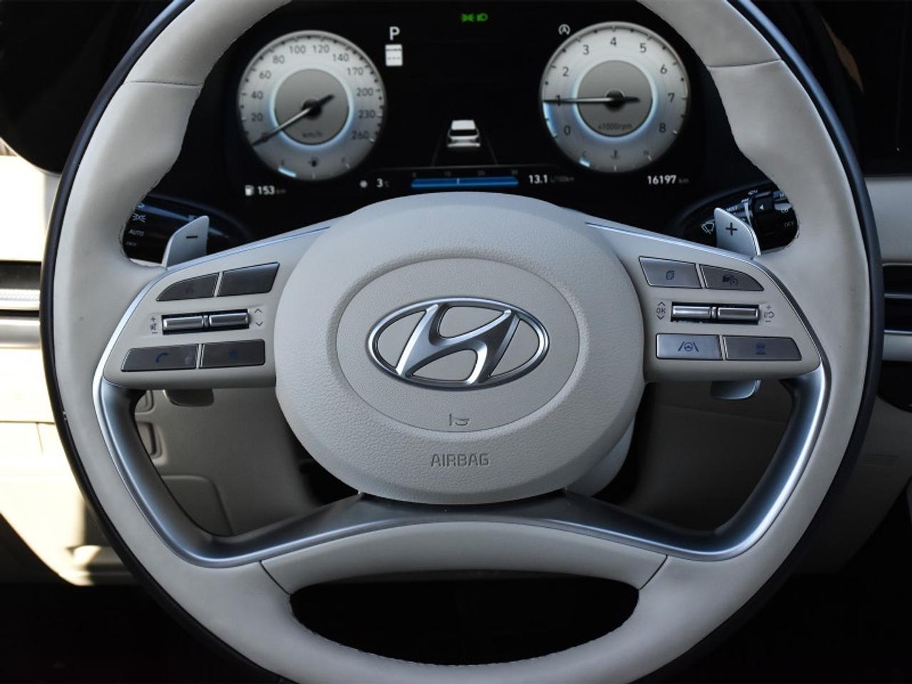 2024 Hyundai PALISADE Ultimate Calligraphy w/Beige AWD--Captain Chair  N Photo