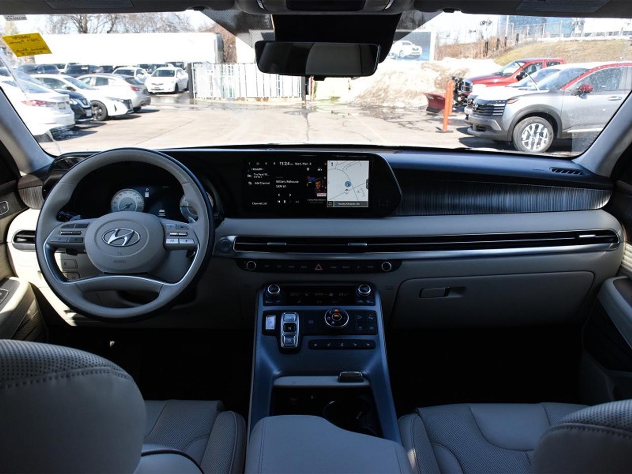 2024 Hyundai PALISADE Ultimate Calligraphy w/Beige AWD--Captain Chair  N Photo