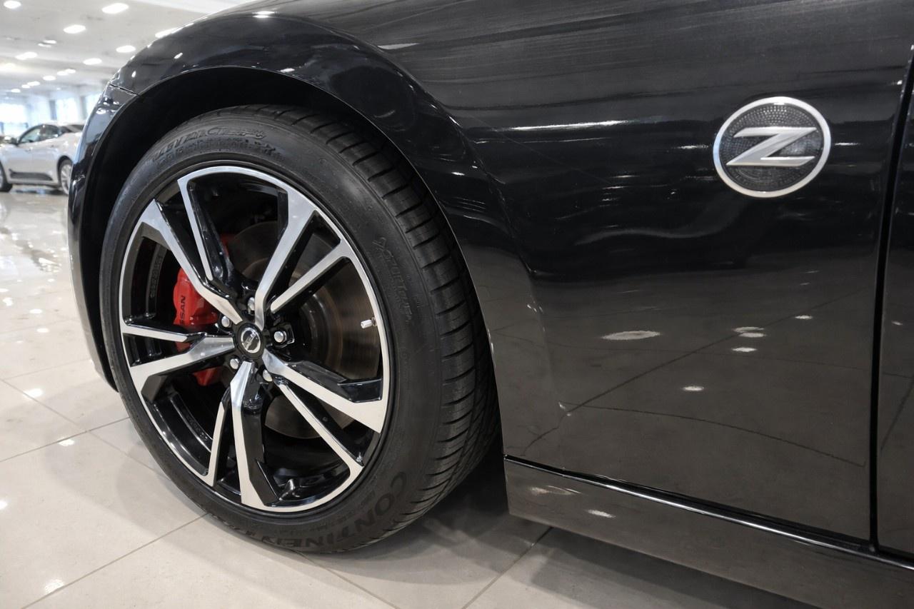 2018 Nissan 370Z Coupe Touring Sport Manual Photo