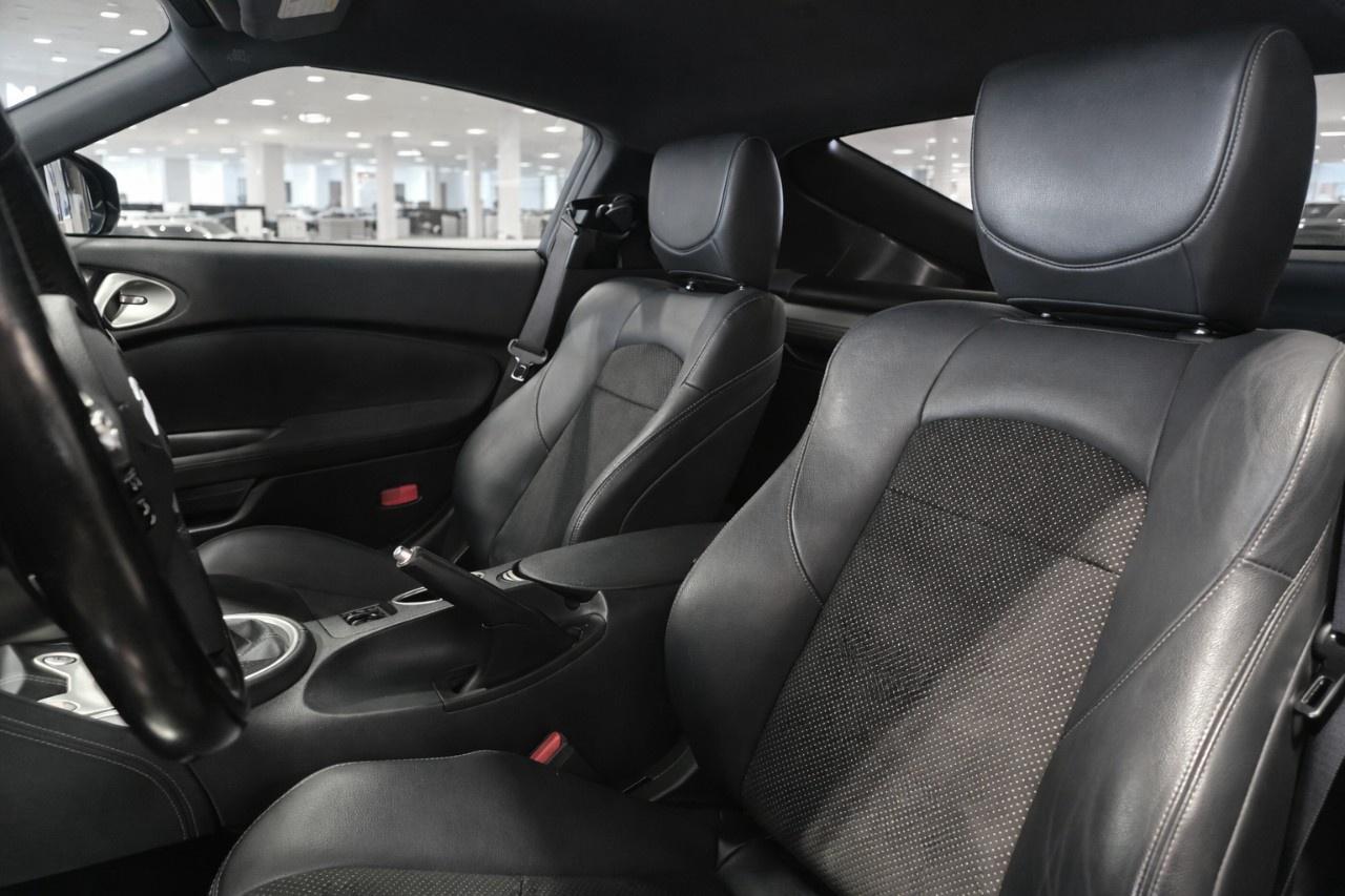2018 Nissan 370Z Coupe Touring Sport Manual Photo2