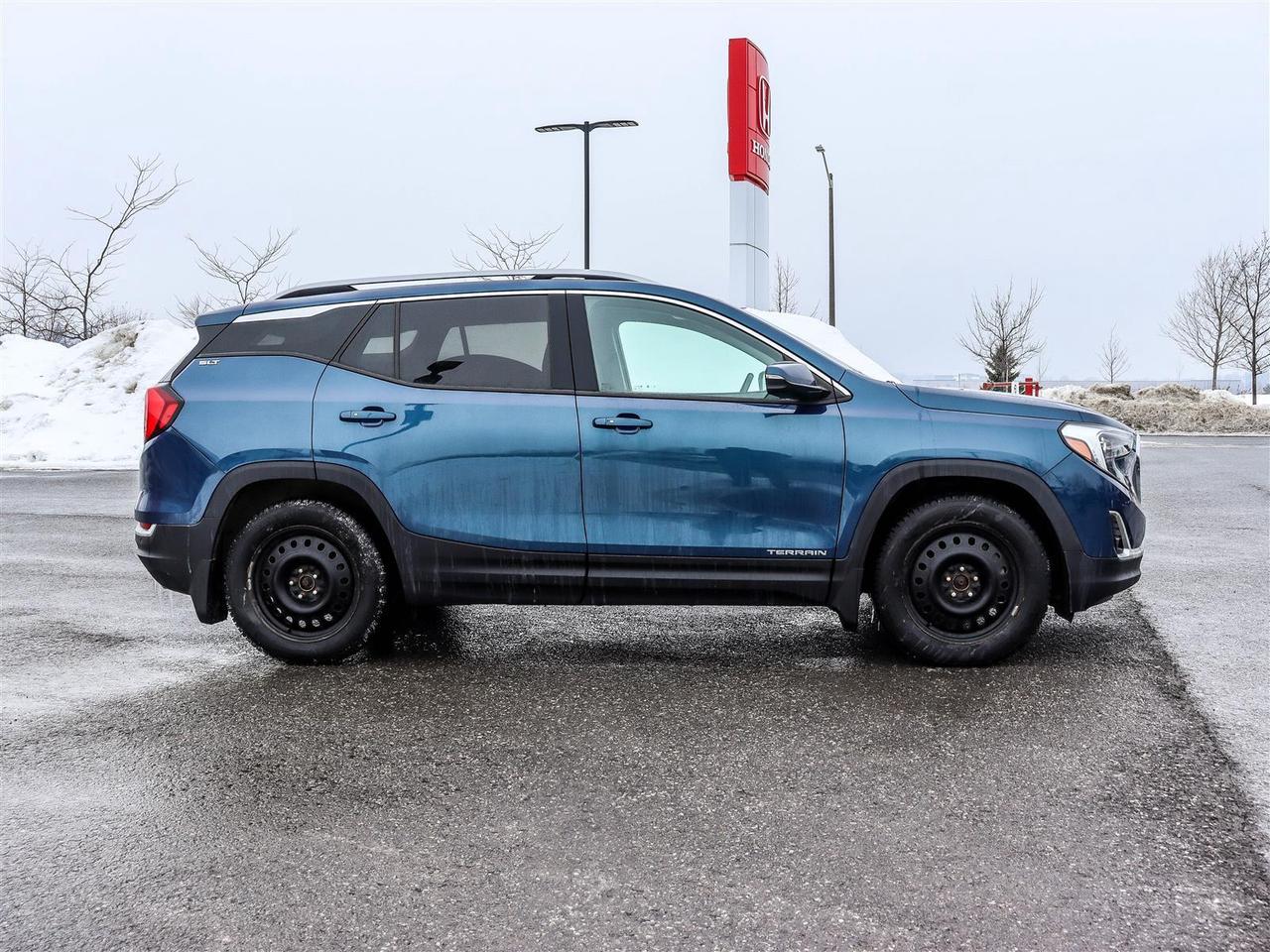 2020 GMC Terrain SLT All-wheel Drive Photo2