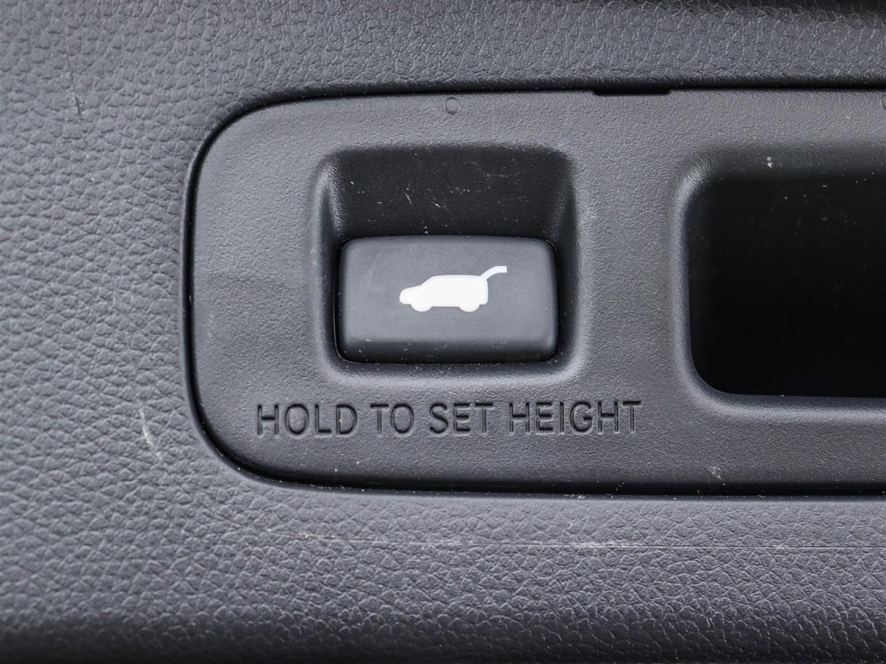 2024 Honda CR-V Hybrid Touring 4dr All-Wheel Drive Photo