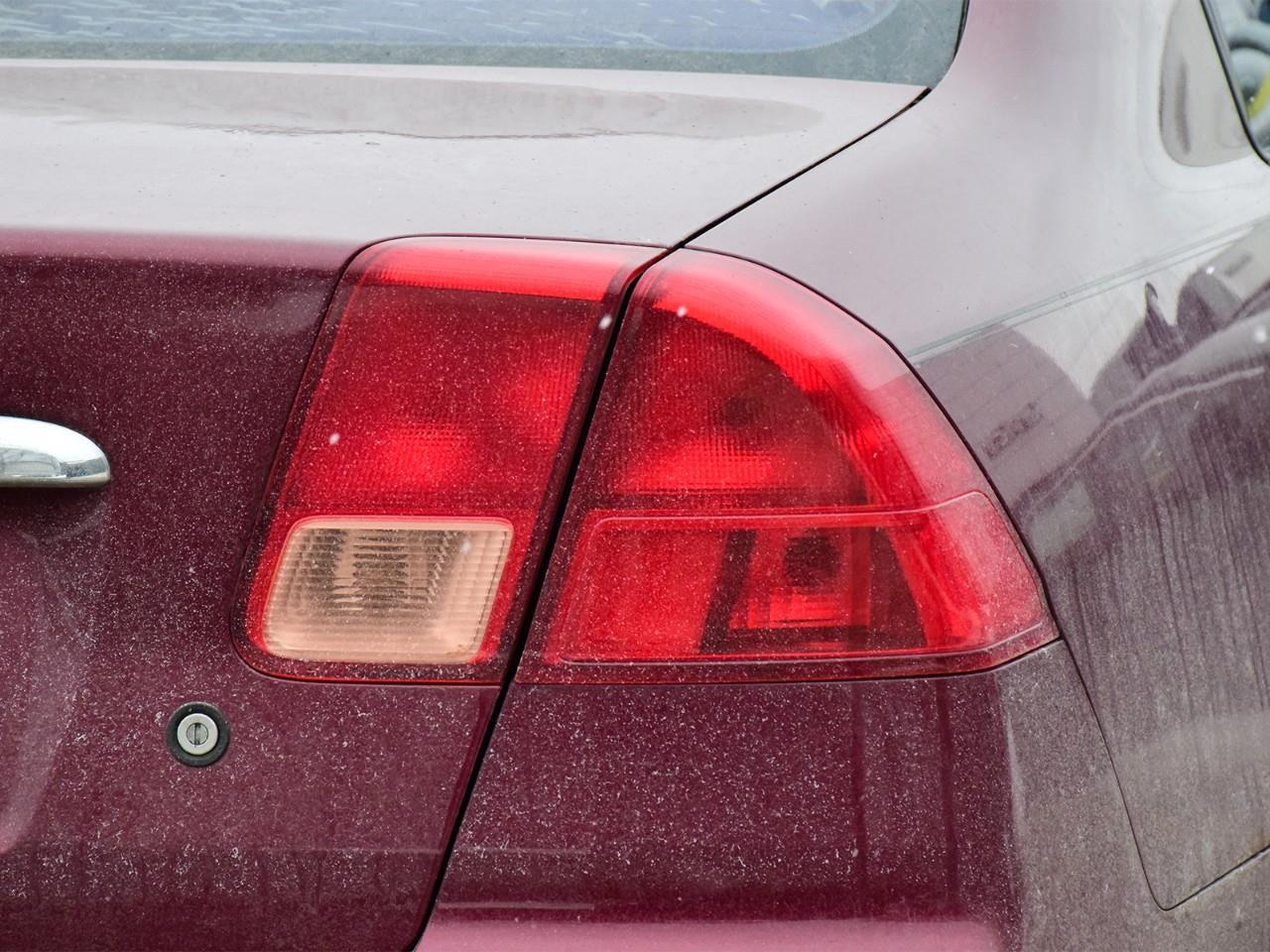 2002 Honda Civic LX-G (A4) 4dr Sedan Photo