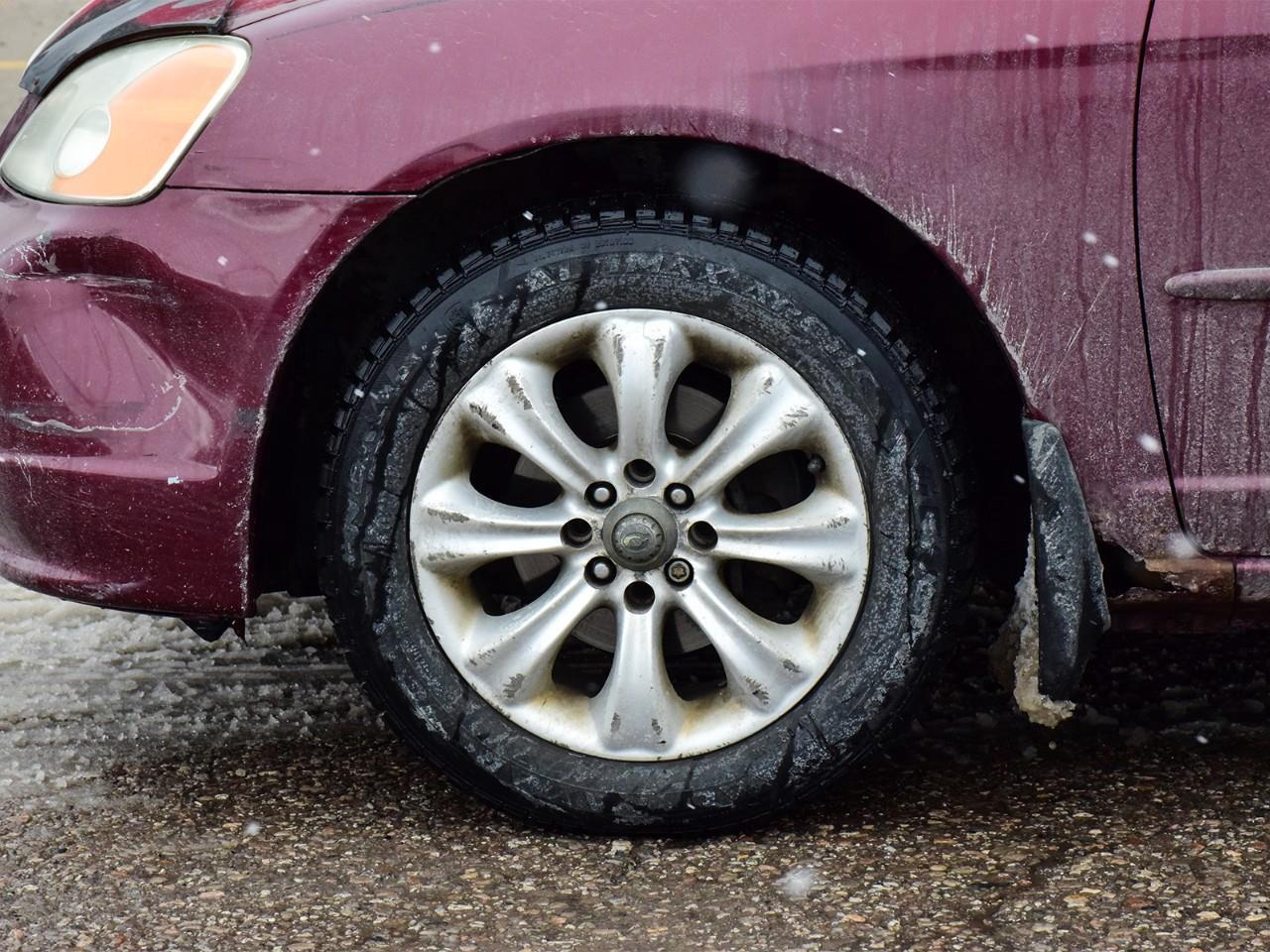 2002 Honda Civic LX-G (A4) 4dr Sedan Photo