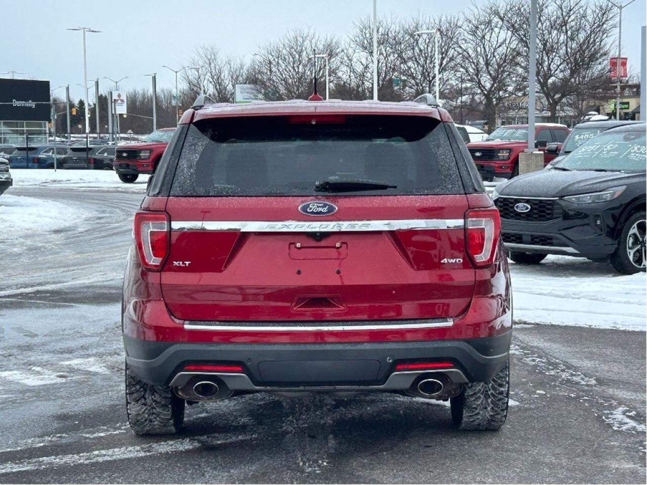 2018 Ford Explorer XLT 4DR 4X4 Photo4