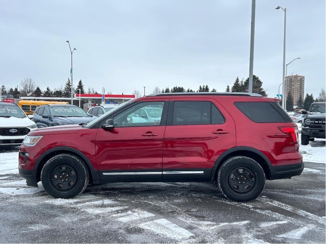 2018 Ford Explorer XLT 4DR 4X4 Photo2
