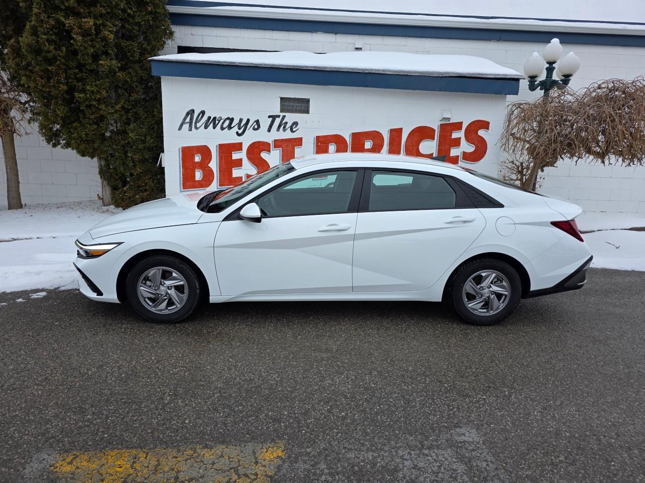 2025 Hyundai Elantra ESSENTIAL 4DR SEDAN Photo