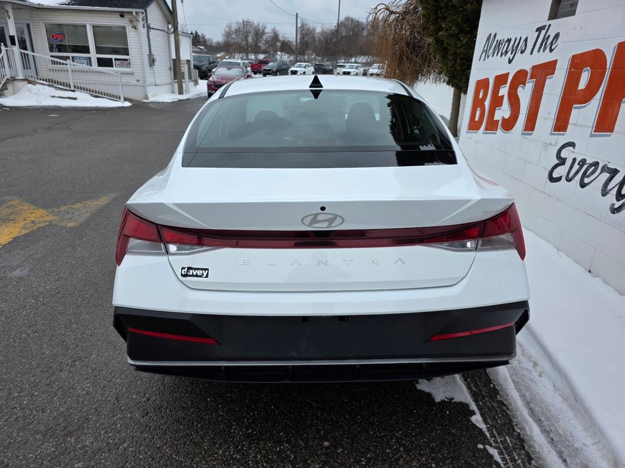 2025 Hyundai Elantra ESSENTIAL 4DR SEDAN Photo