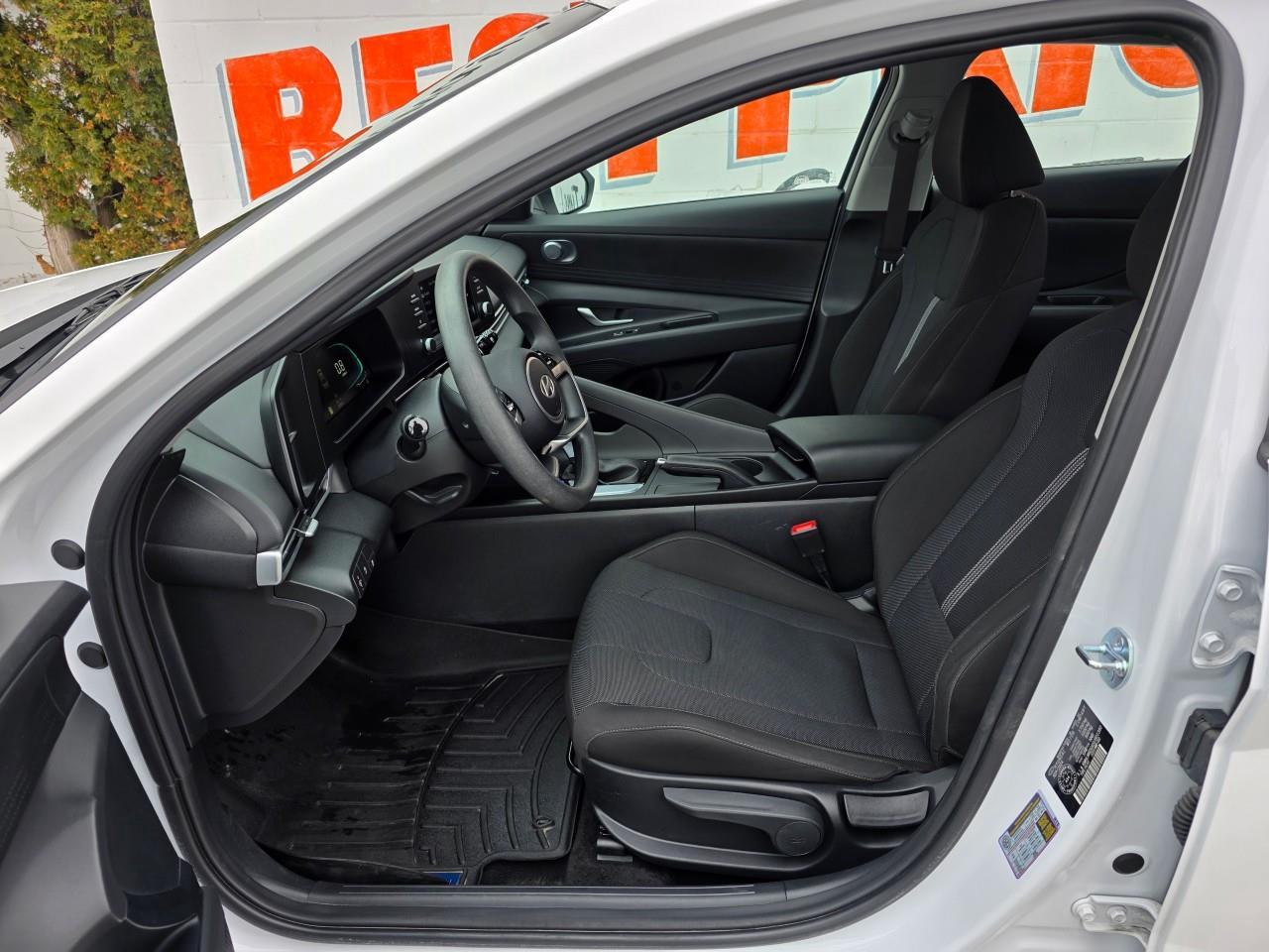 2025 Hyundai Elantra ESSENTIAL 4DR SEDAN Photo