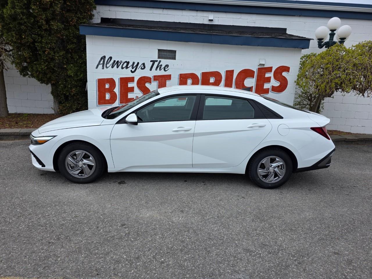 2025 Hyundai Elantra ESSENTIAL 4DR SEDAN Photo