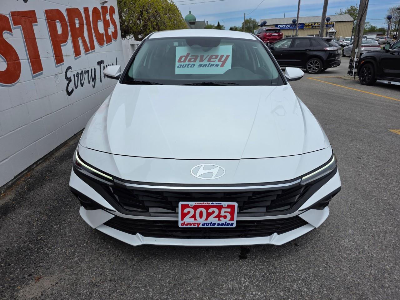 2025 Hyundai Elantra ESSENTIAL 4DR SEDAN Photo