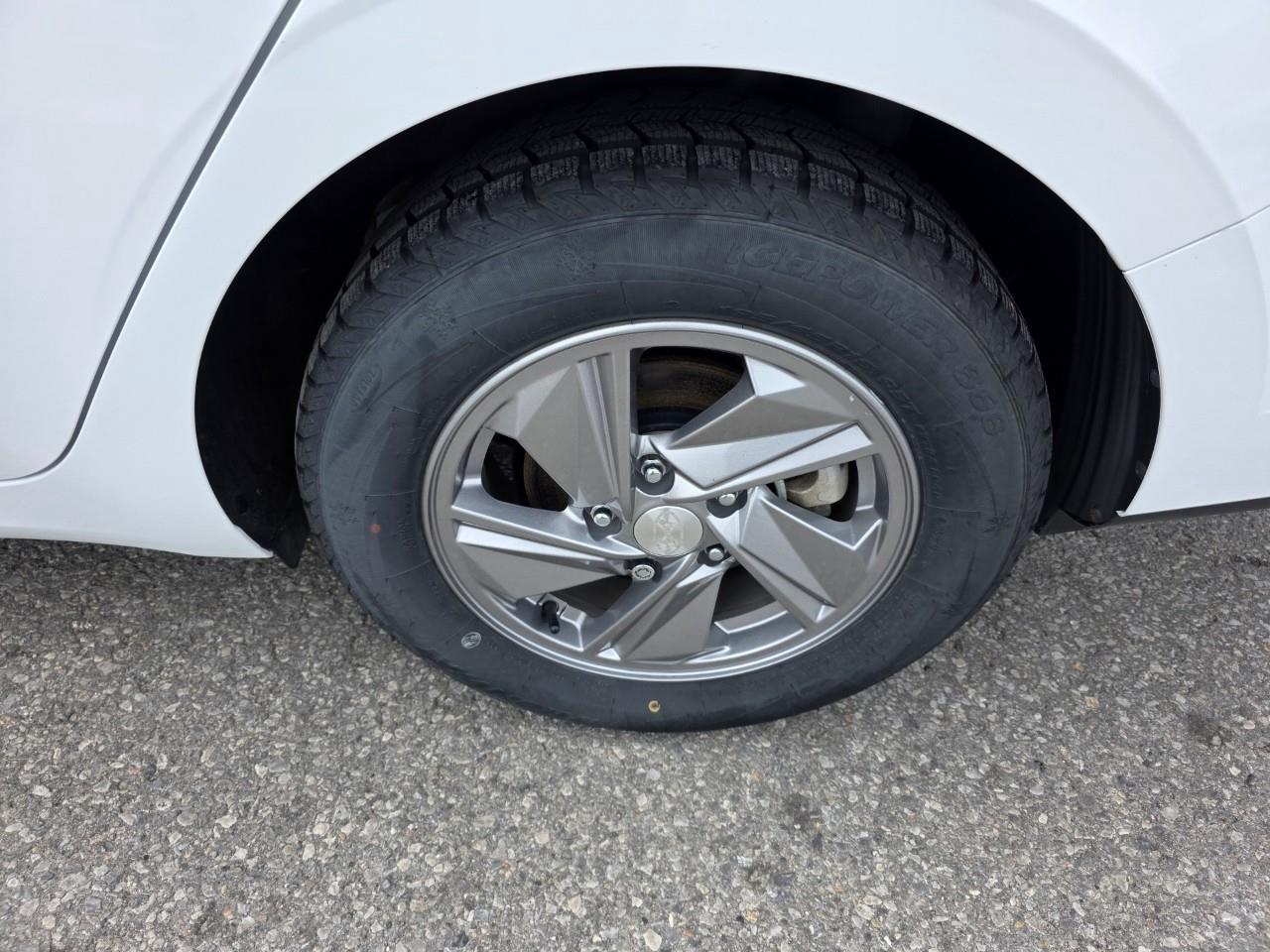 2025 Hyundai Elantra ESSENTIAL 4DR SEDAN Photo