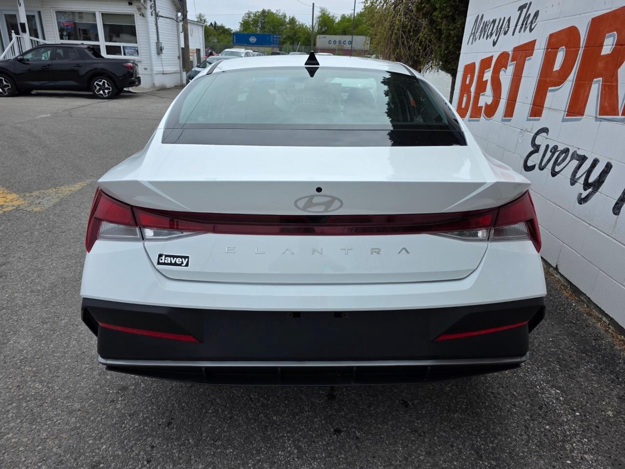 2025 Hyundai Elantra ESSENTIAL 4DR SEDAN Photo