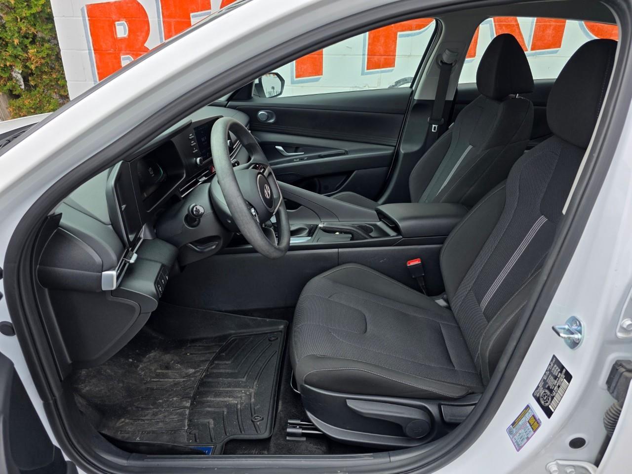 2025 Hyundai Elantra ESSENTIAL 4DR SEDAN Photo