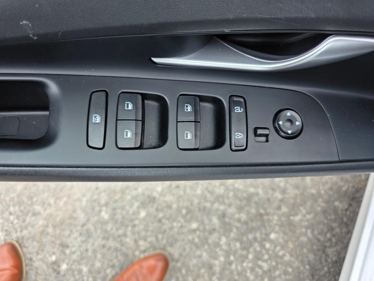 2025 Hyundai Elantra ESSENTIAL 4DR SEDAN Photo