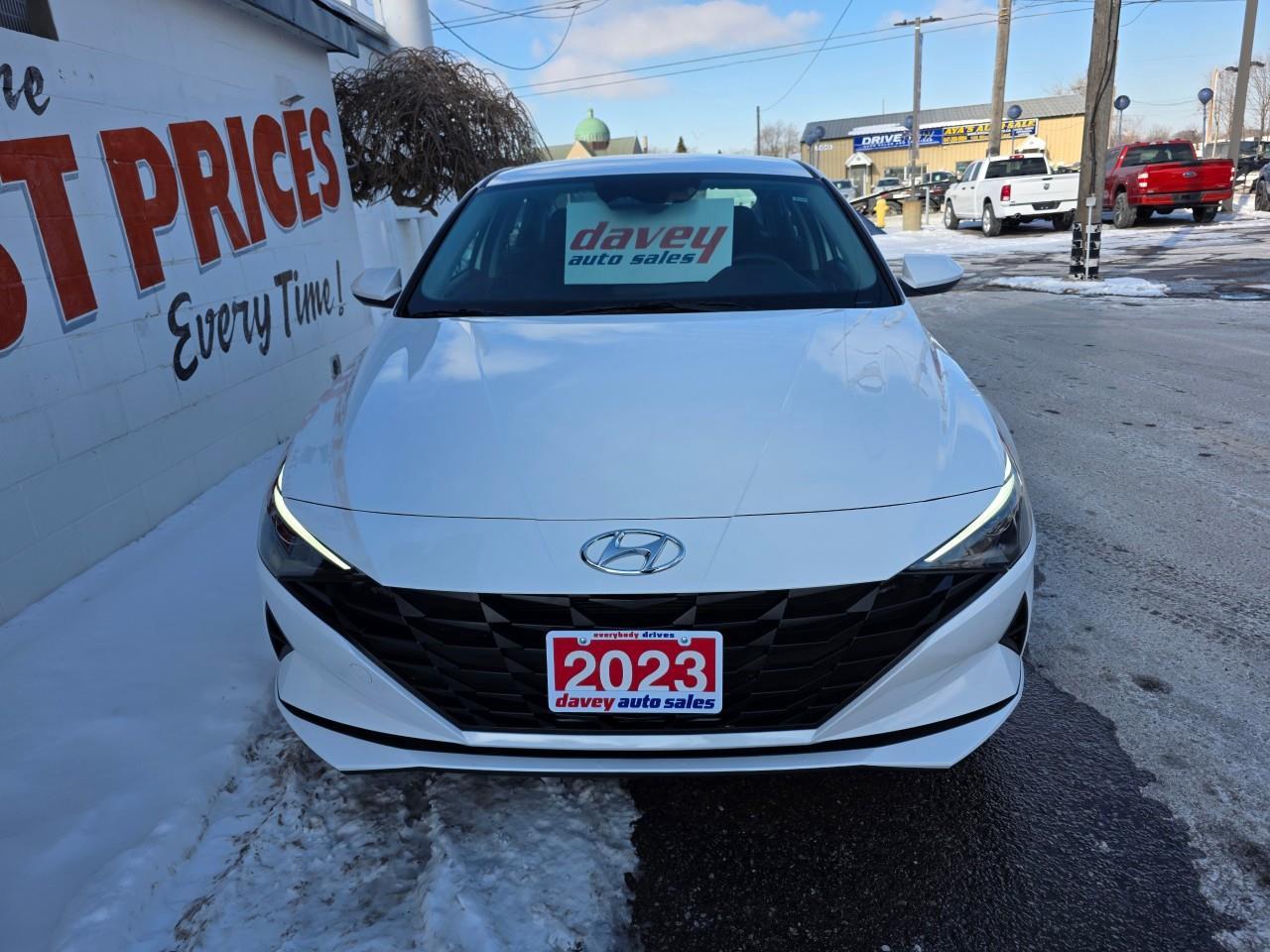 2023 Hyundai Elantra ESSENTIAL 4DR SEDAN Photo