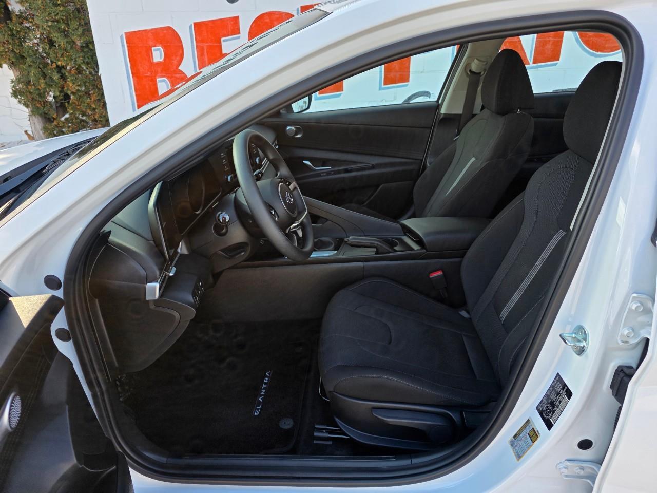 2023 Hyundai Elantra ESSENTIAL 4DR SEDAN Photo