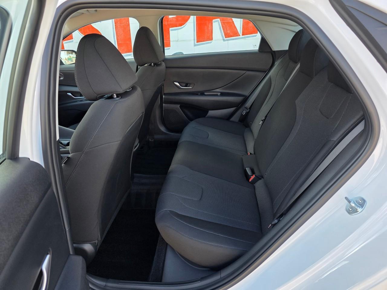 2023 Hyundai Elantra ESSENTIAL 4DR SEDAN Photo