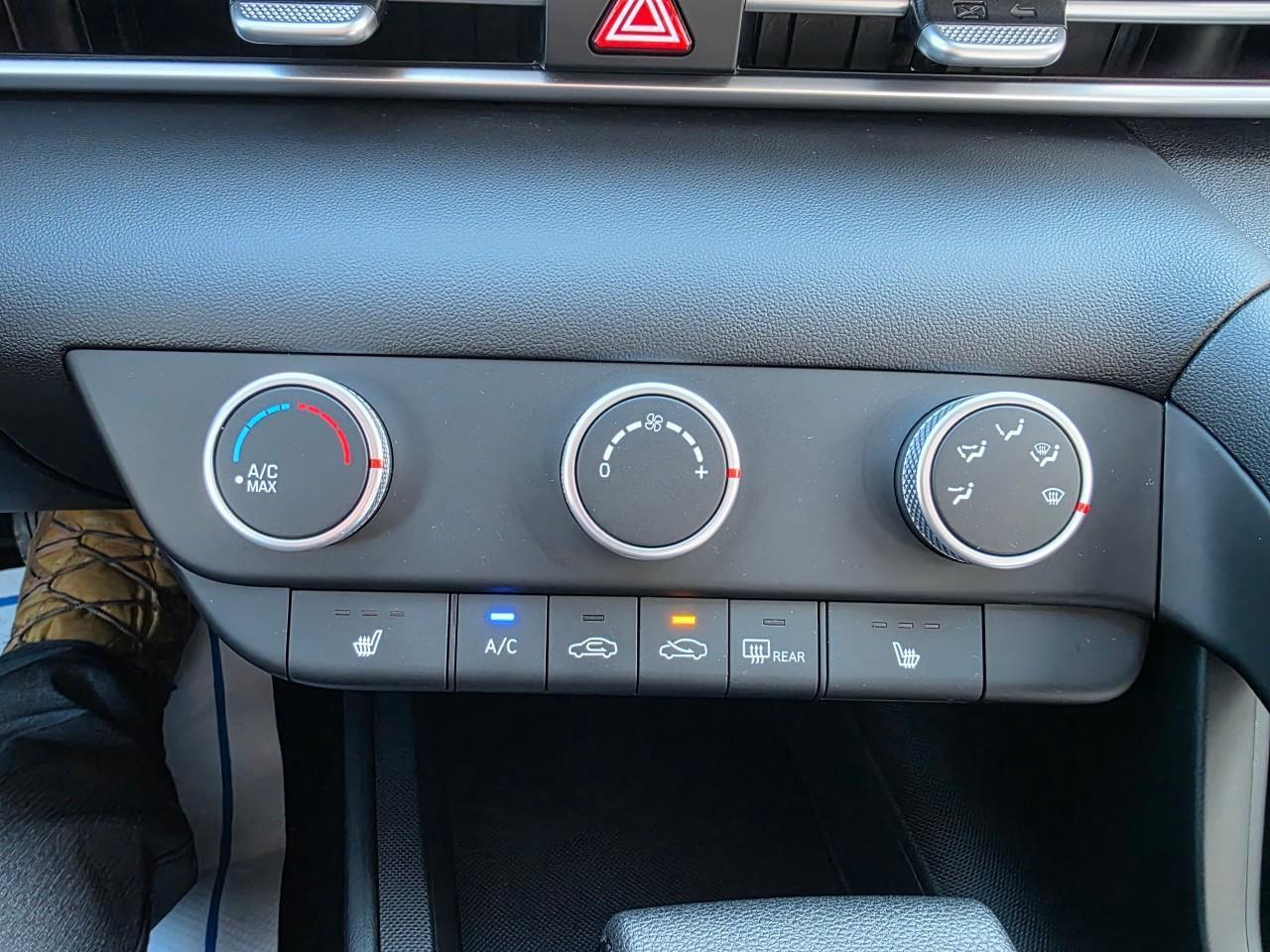 2023 Hyundai Elantra ESSENTIAL 4DR SEDAN Photo