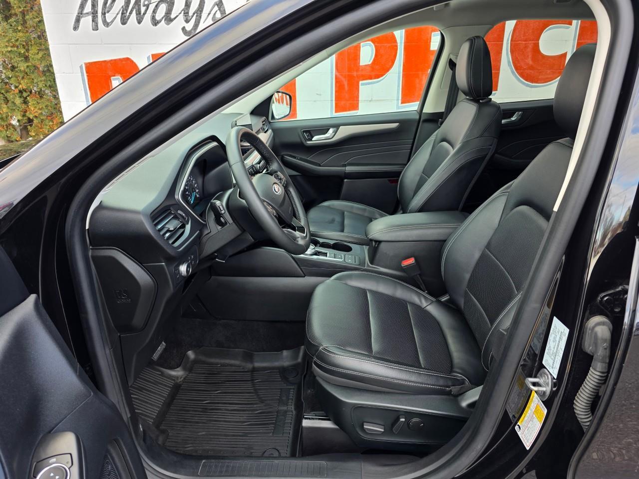 2022 Ford Escape SEL 4dr Front-Wheel Drive Photo