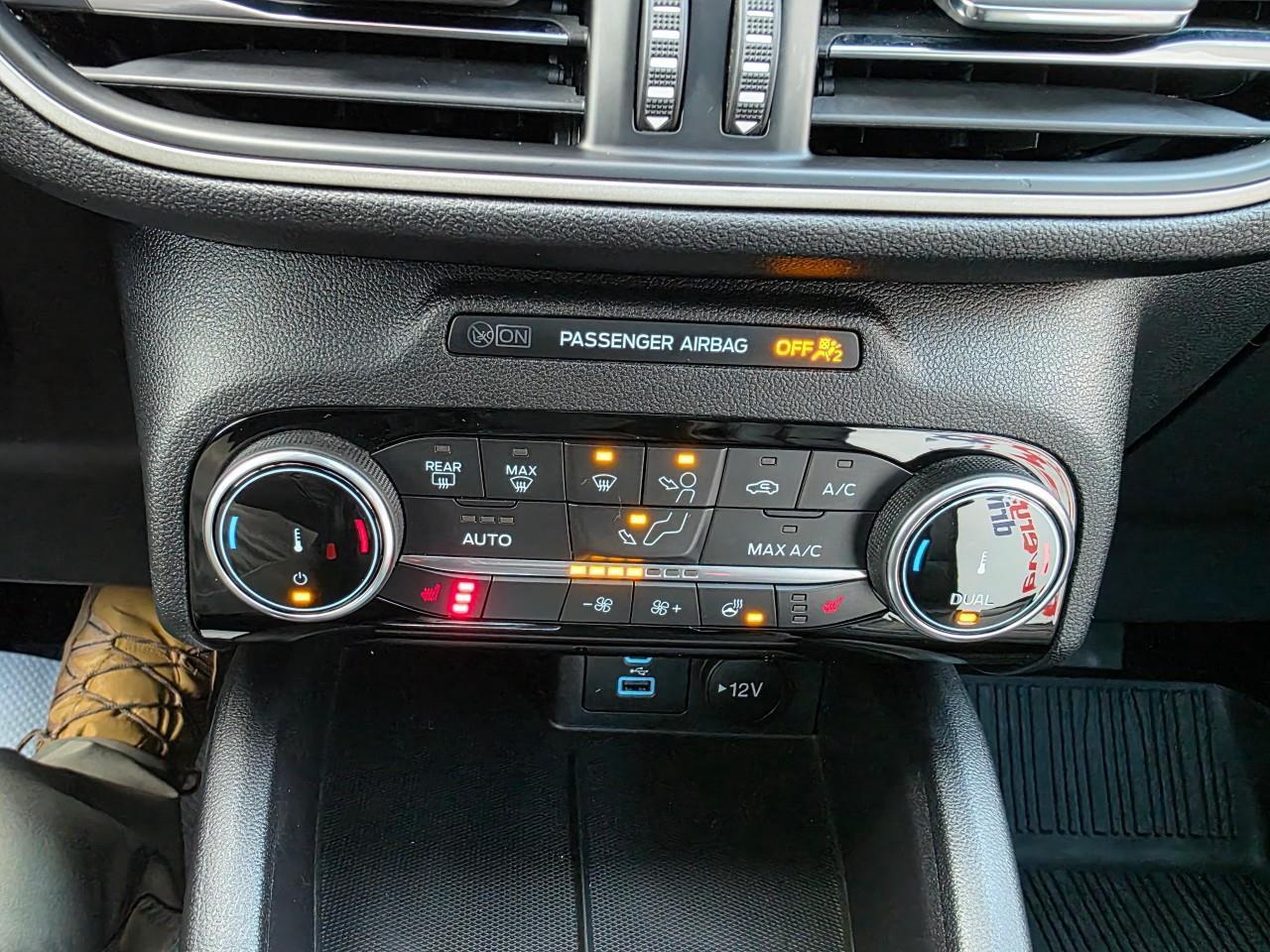 2022 Ford Escape SEL 4dr Front-Wheel Drive Photo