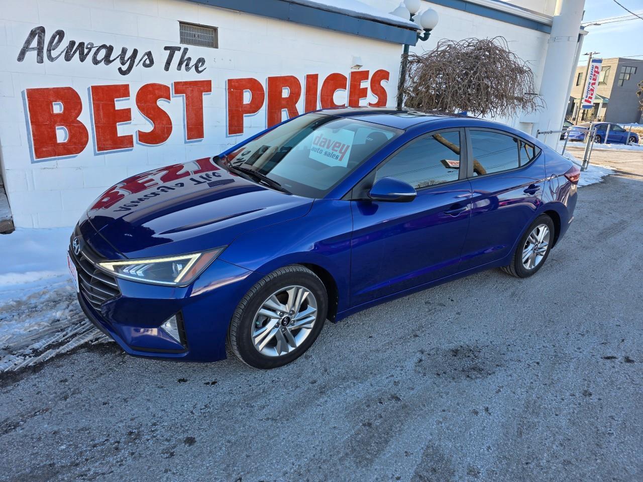 2020 Hyundai Elantra Preferred w/Sun & Safety Package 4dr Sedan Photo3