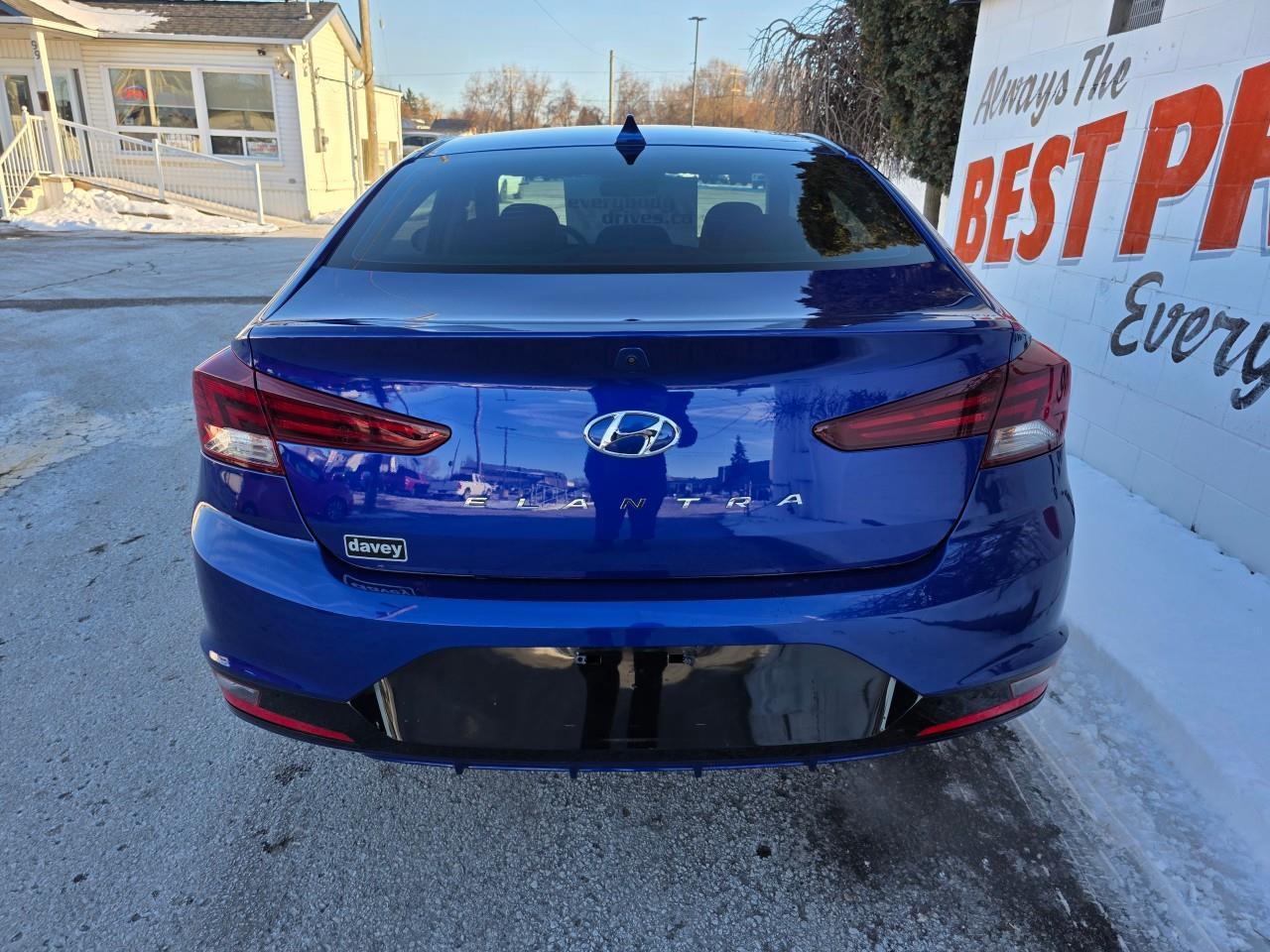 2020 Hyundai Elantra Preferred w/Sun & Safety Package 4dr Sedan Photo