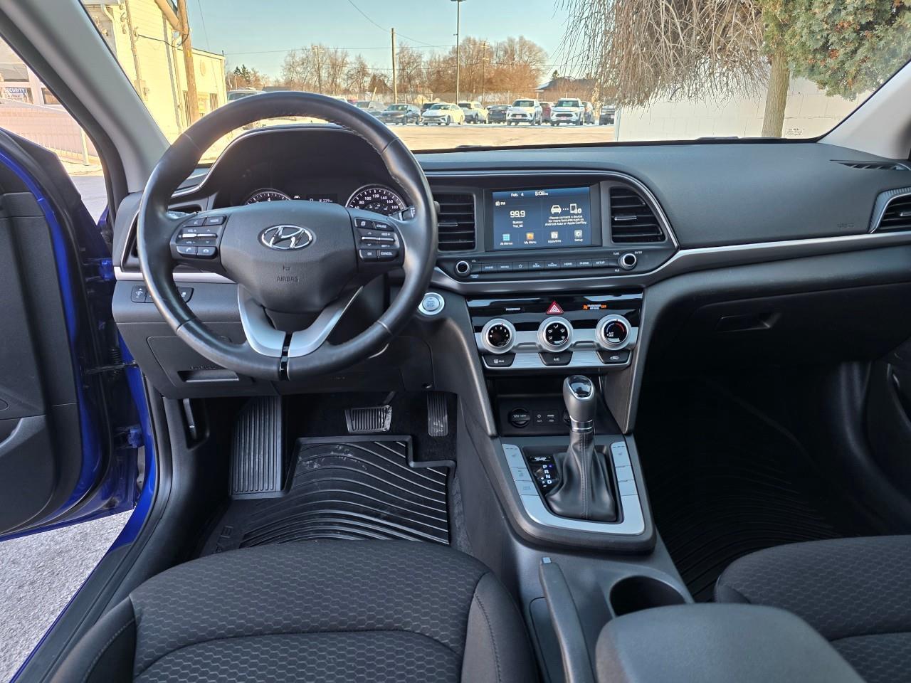 2020 Hyundai Elantra Preferred w/Sun & Safety Package 4dr Sedan Photo