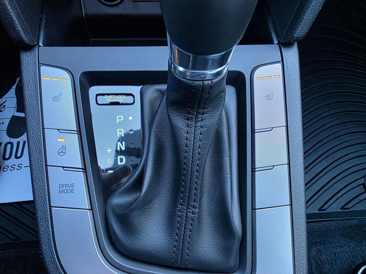 2020 Hyundai Elantra Preferred w/Sun & Safety Package 4dr Sedan Photo