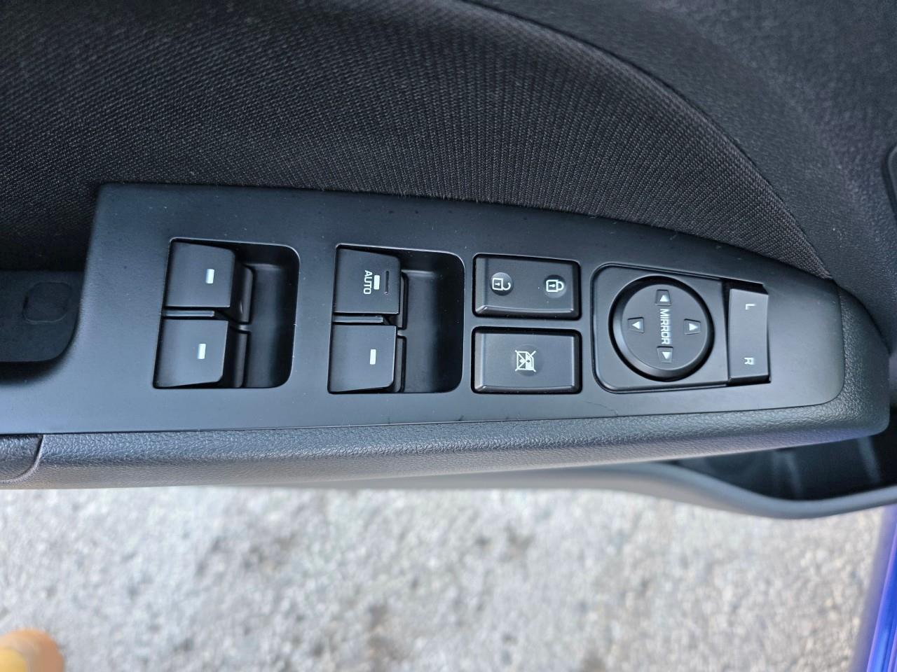 2020 Hyundai Elantra Preferred w/Sun & Safety Package 4dr Sedan Photo