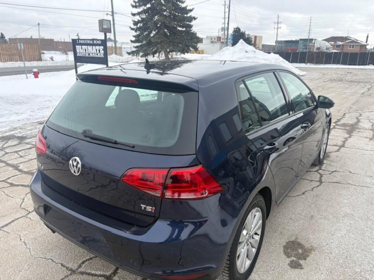 2015 Volkswagen Golf TSI HATCHBACK Photo