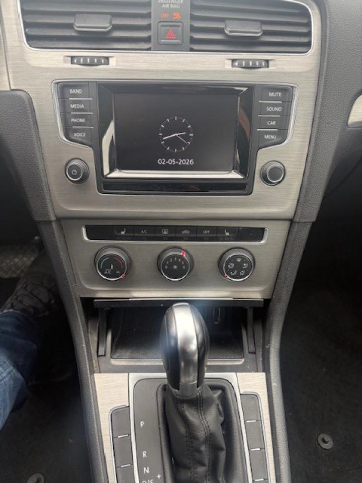 2015 Volkswagen Golf TSI HATCHBACK Photo