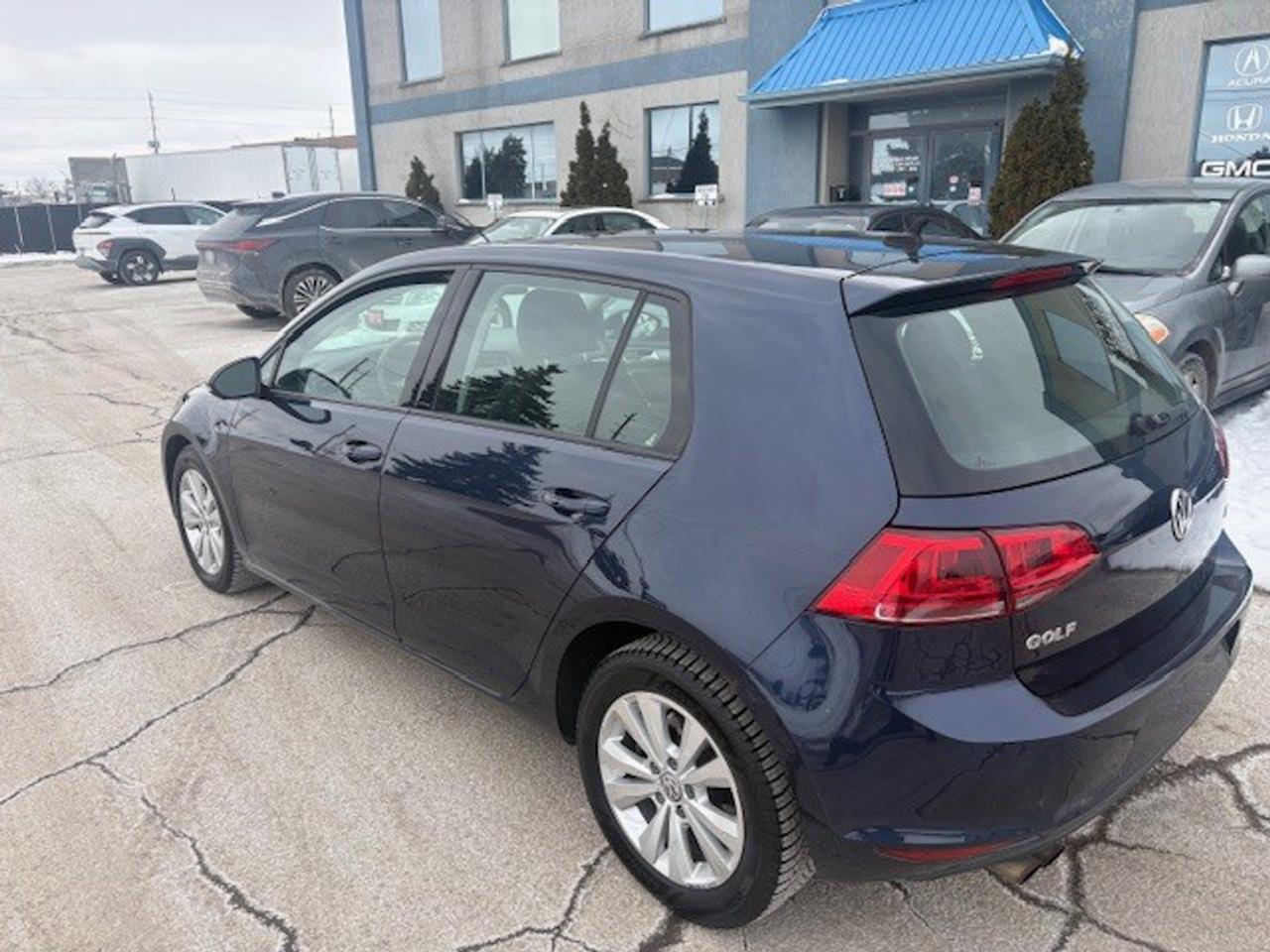 2015 Volkswagen Golf TSI HATCHBACK Photo