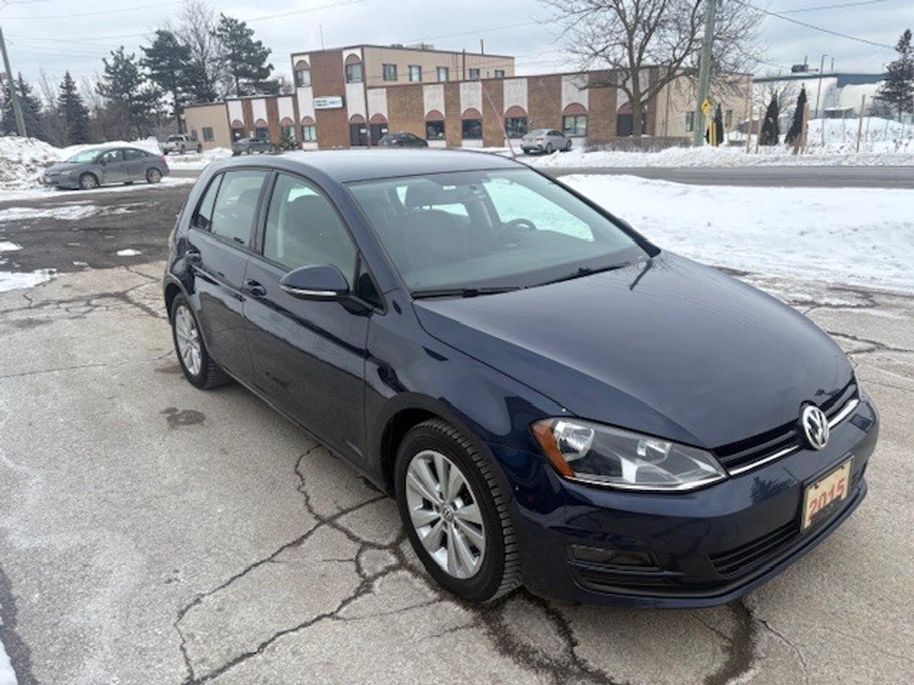 2015 Volkswagen Golf TSI HATCHBACK Photo2