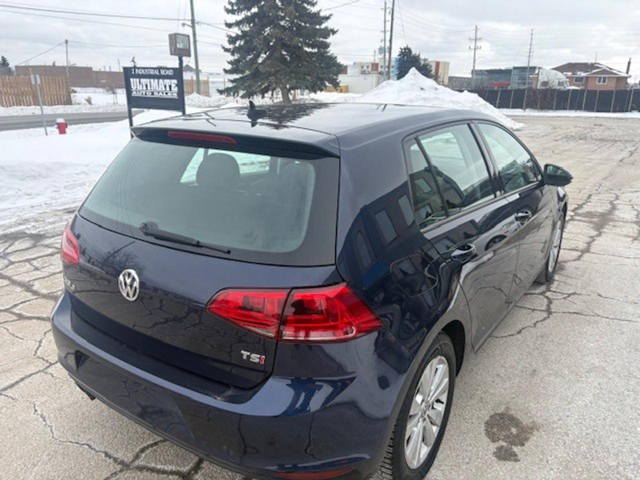 2015 Volkswagen Golf TSI HATCHBACK Photo
