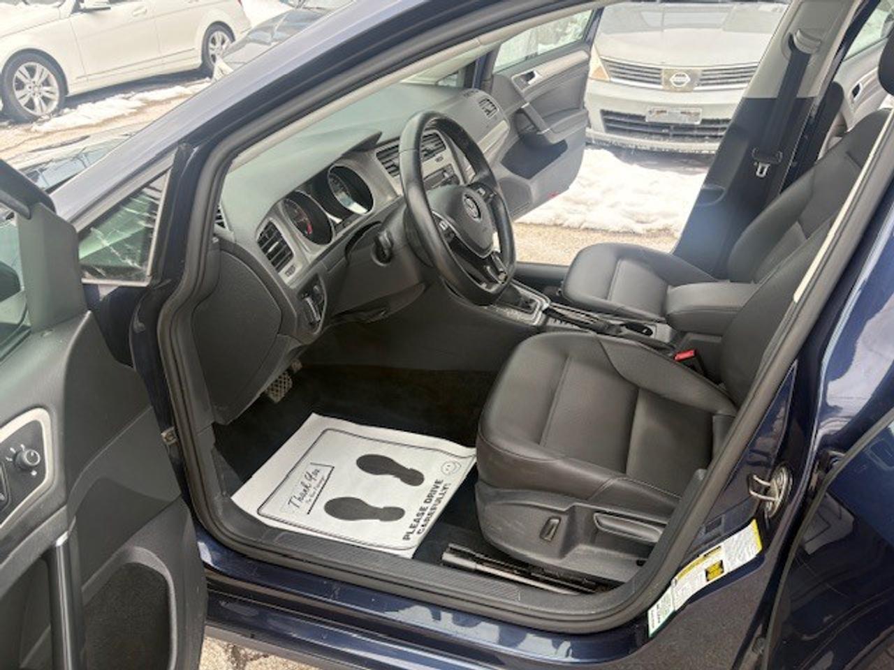 2015 Volkswagen Golf TSI HATCHBACK Photo