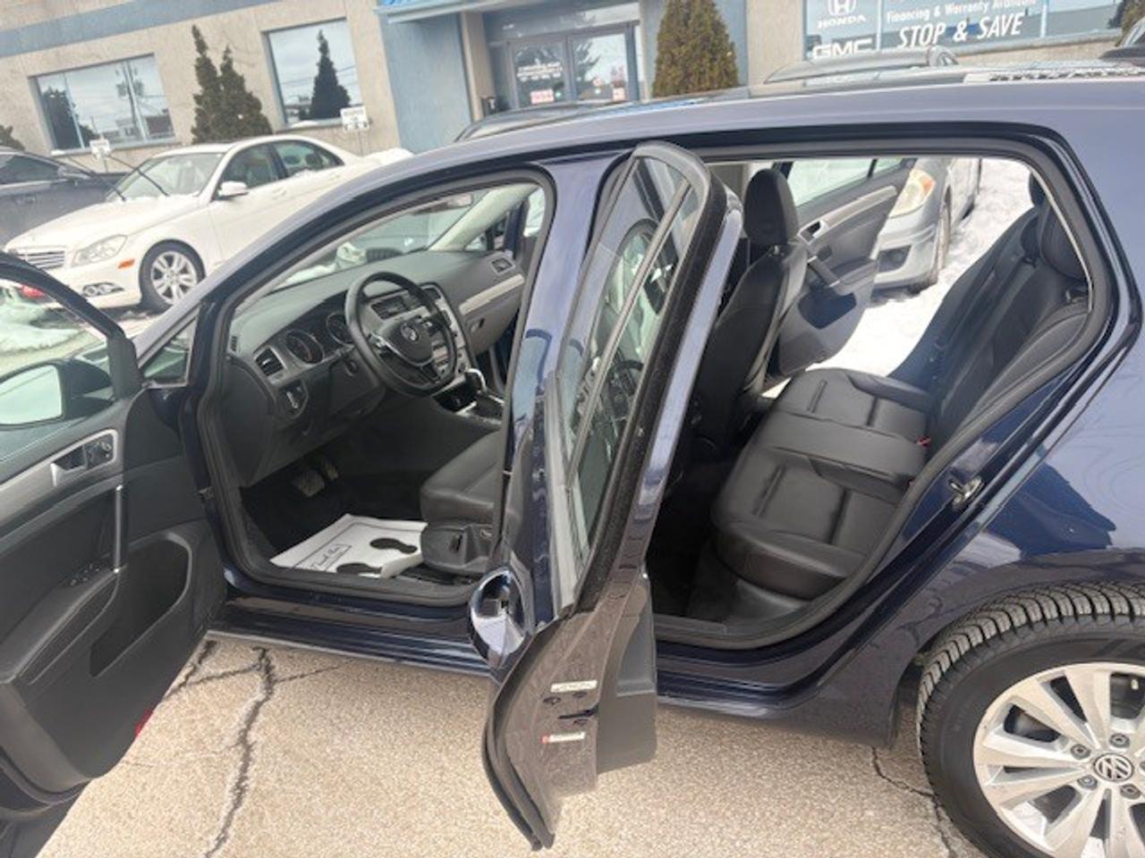 2015 Volkswagen Golf TSI HATCHBACK Photo